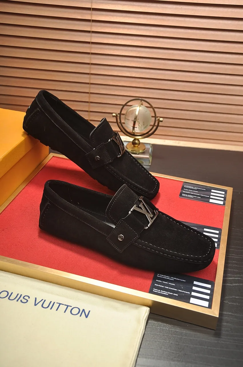 Men's men's shoes 💰420💶 [LV Doudou shoes] (water-dyed cowhide lining) new model is on the market, available on the official website. The new Doudou shoes are processed into single-color materials, and the uppers are made of imported cowhide material. The body of the shoe is fully hemmed with mark thread, and is lined with imported original cowhide leather. The elegant shoe shape is super suitable for all-matching, and the size is 38-44.